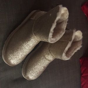 Ugg Glitter Bow Tie Boots Size 11